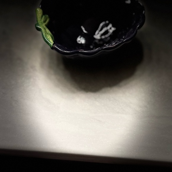 Pier 1 Berry-Shaped Ceramic Bowls Set - Picture 7 of 8